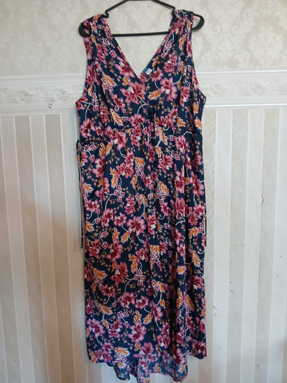 Old Navy Navy Floral V-Neck Sleeveless Midi Maternity Dress